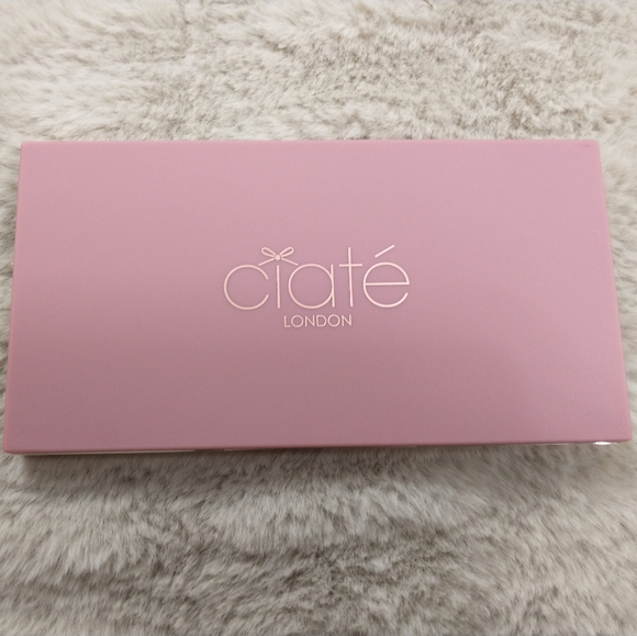 Ciate The Velvet Palette - Picture 1 of 3